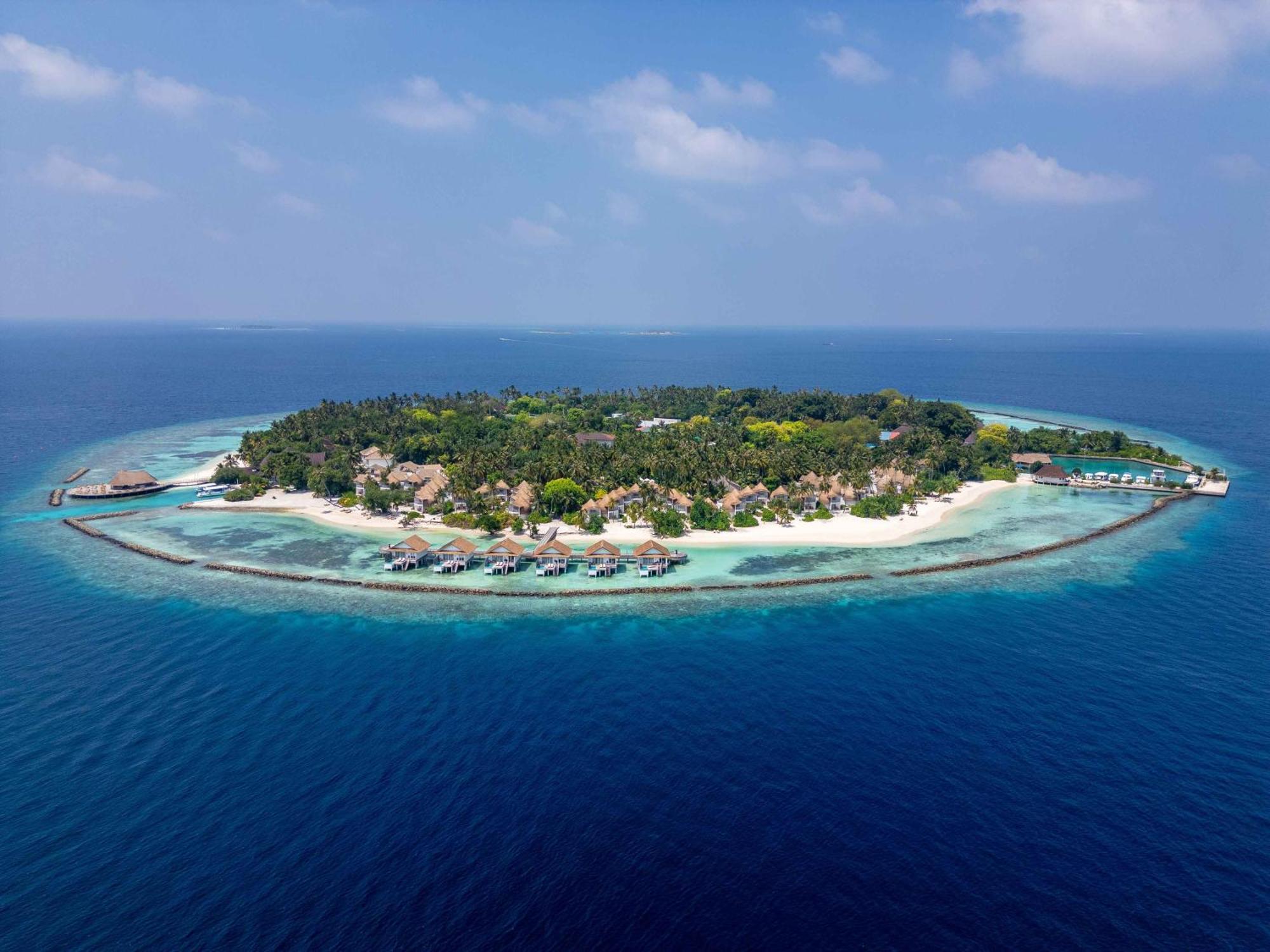 Bandos Maldives - One Way Transfer Free For From 1st 30th Sept 2025 For Bookings From 16 Apr 2025 Курортный комплекс Bandos Island